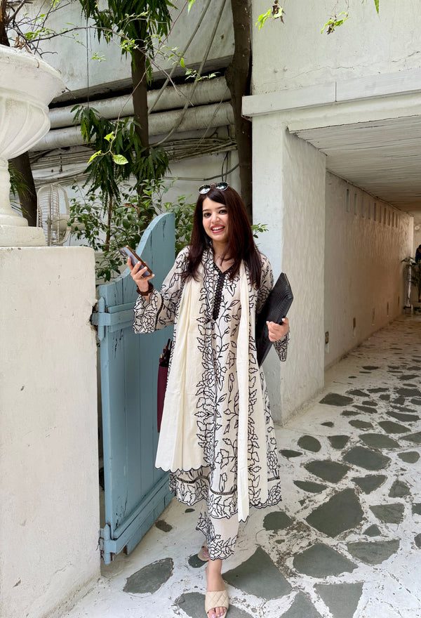Gul-e-Khaas Black and White Cotton Embroidered Suit Set with Dupatta